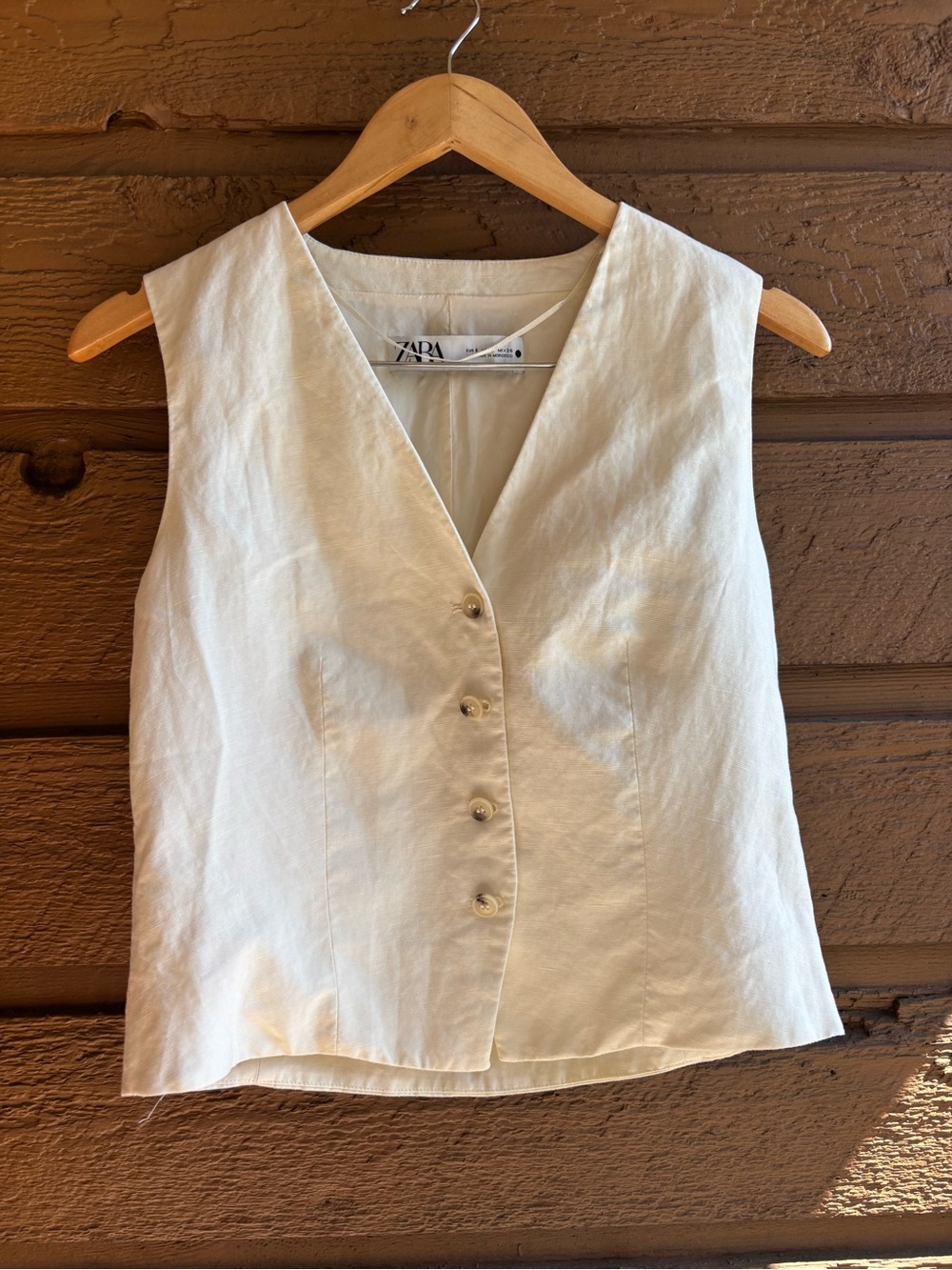 Zara Off-White Sleeveless Button-Front Vest
